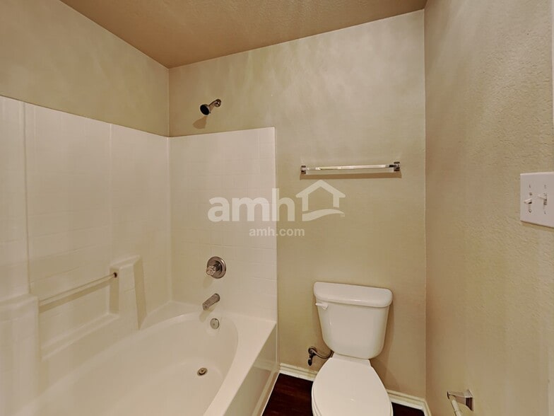 Building Photo - 1617 Kelly Ln