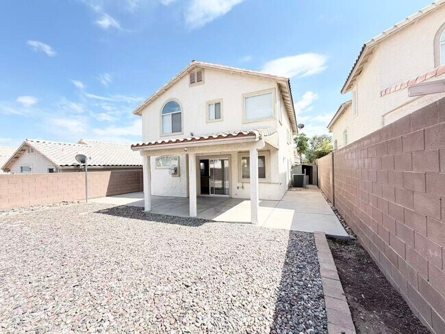 Building Photo - Wonderfully 2-story single-family house