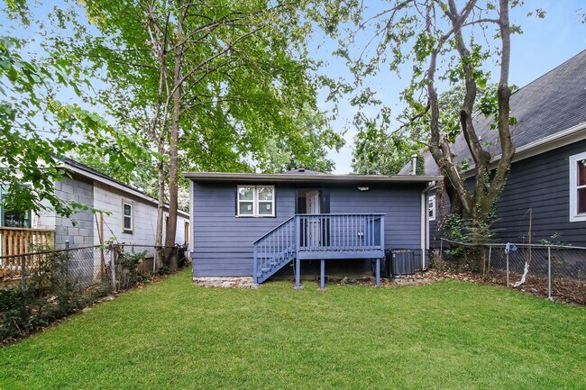Building Photo - Renovated 3-Bed Gem in Southwest Atlanta