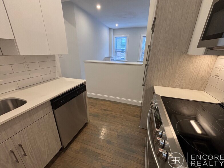 Building Photo - 19 Queensberry St