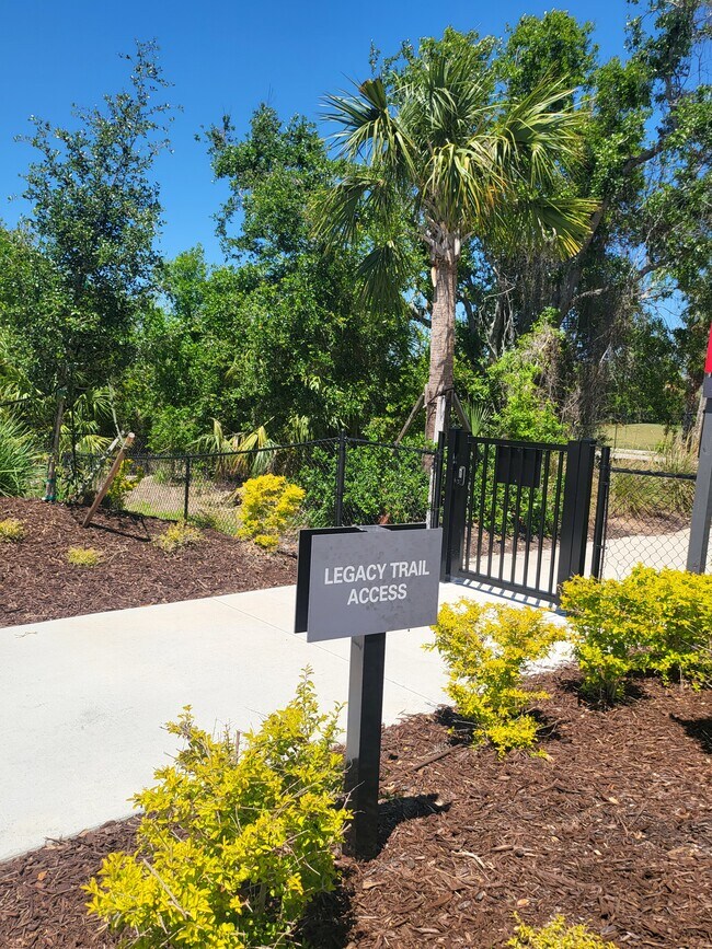 Building Photo - 15104 Cuzcorro Ct