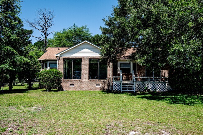 Building Photo - 5722 Gondolier Dr