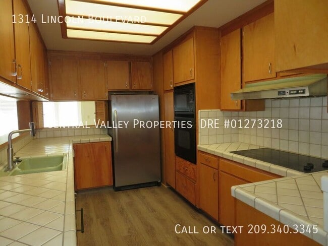 Building Photo - 1314 Lincoln Blvd