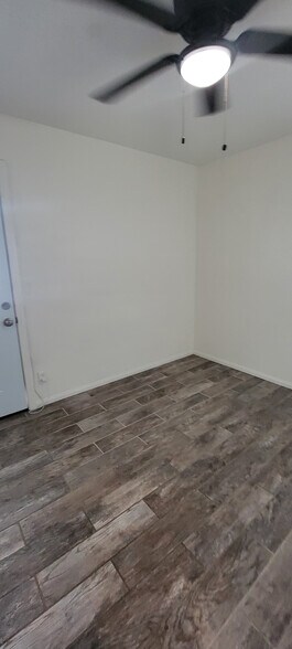 Building Photo - 204 W Duell St