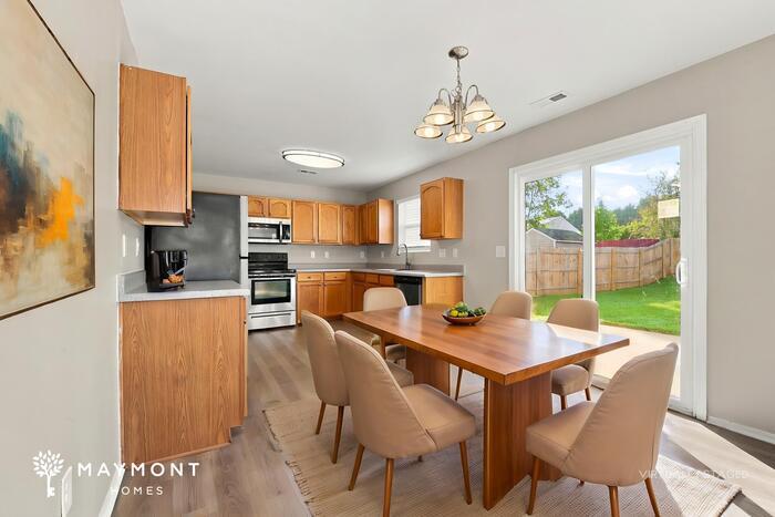Building Photo - 5233 Valcourt Rd