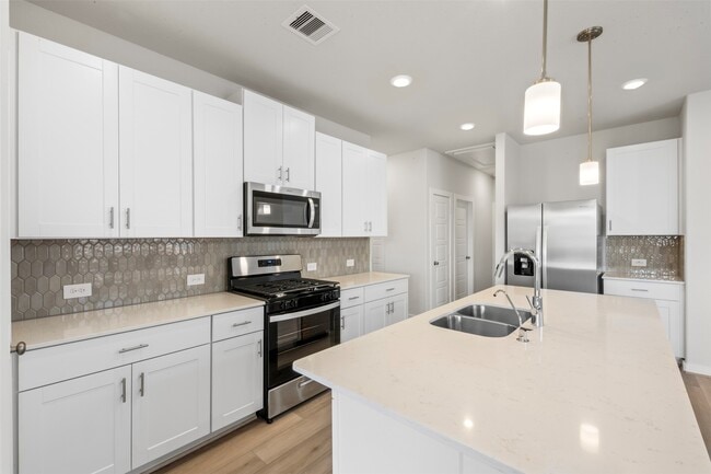 Building Photo - 335 Willow Sage Ct