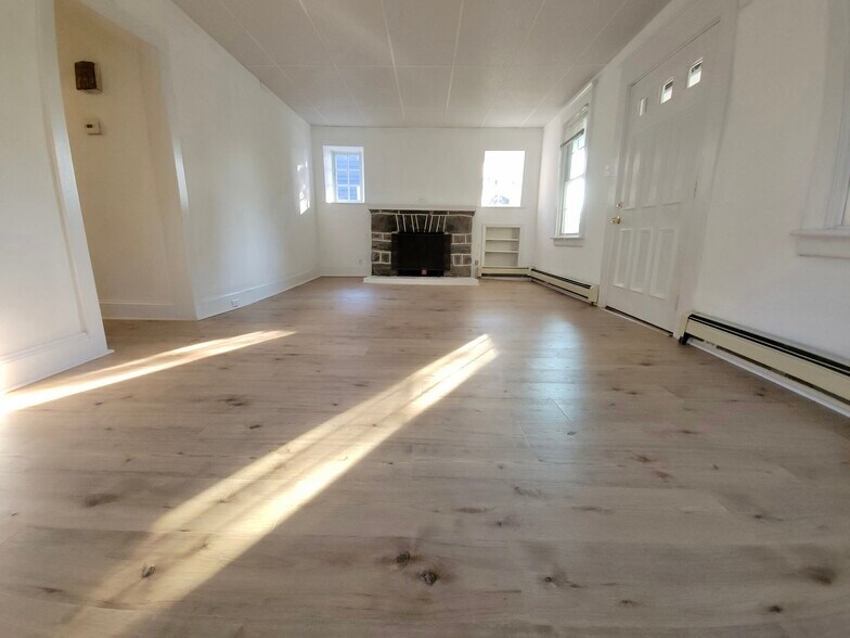 Building Photo - 1071 Tyson Ave