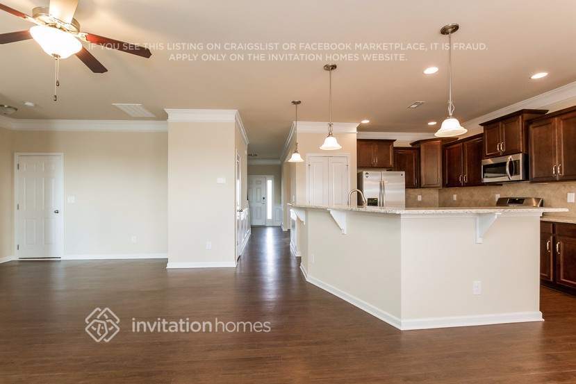 Building Photo - 141 Kingston Drive