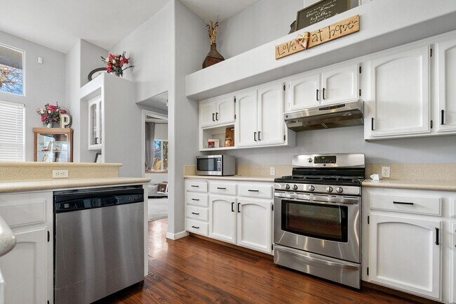 Building Photo - 1550 N Rio Vista Ct