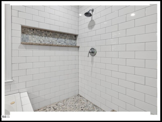 Building Photo - 5207 Tahoe Dr