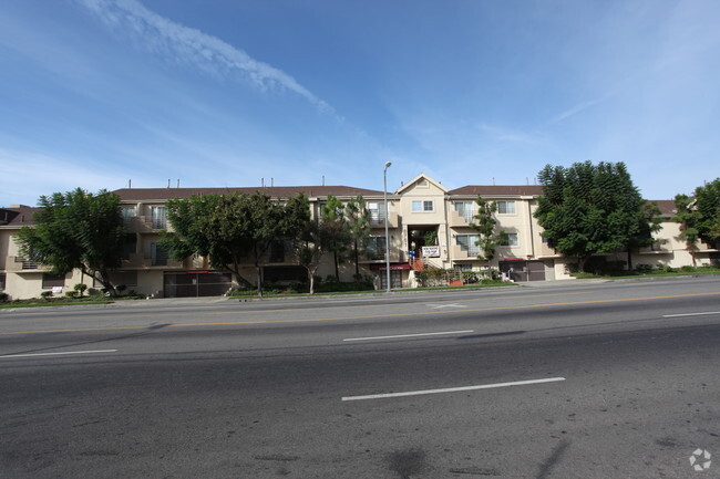 Building Photo - NoVa Townhomes