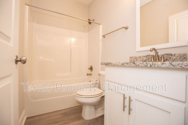 Building Photo - 30 Vineyard Dr