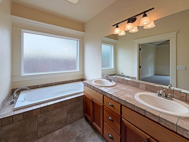 Building Photo - 2523 Borders Dr