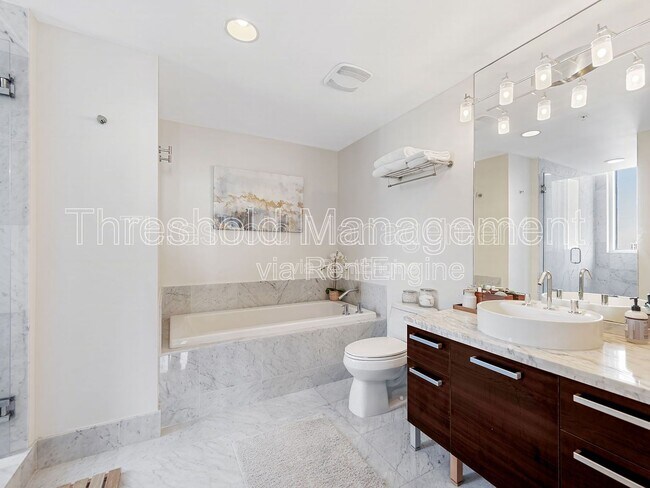 Building Photo - 253 NE 2nd St