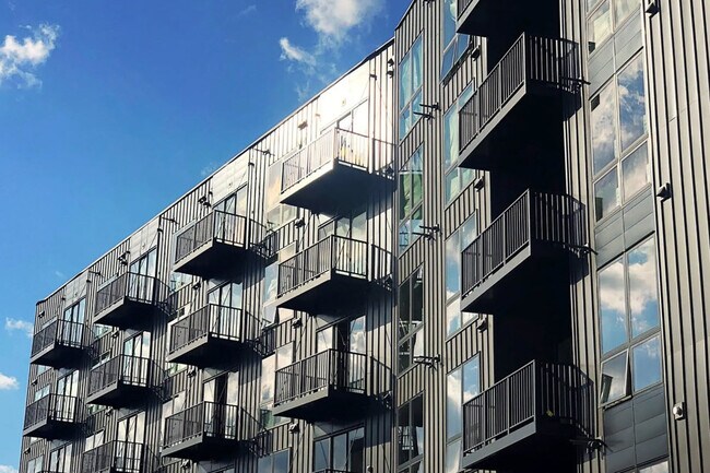 Building Photo - 8041 W Bluemound Rd