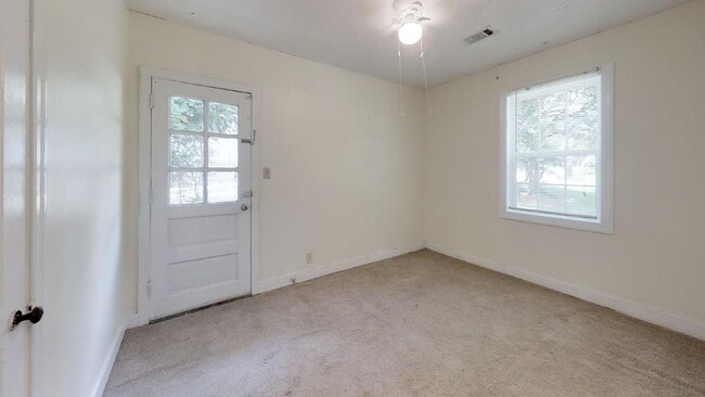 Building Photo - Lakeview Drive Cottage