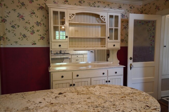 Building Photo - 2721 W Cassia St