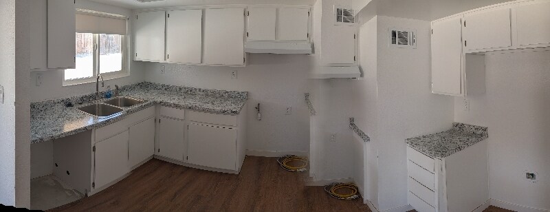 Building Photo - 13602 Cypress Ave