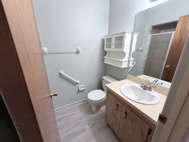 Building Photo - 3213 Julia Ct