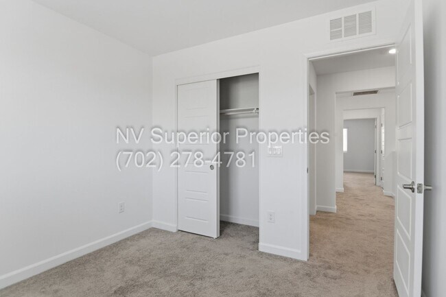 Building Photo - NW! 3 Bedroom Townhouse!! Gated!! Parks!! All Tile Floors Downstairs!! 2 Car Garage!!!