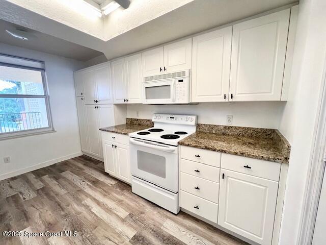 Building Photo - 102 Riverside Dr