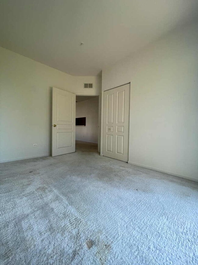 Building Photo - 51 Arboretum Dr