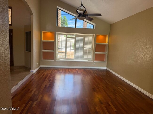 Building Photo - 8377 E Thoroughbred Trail