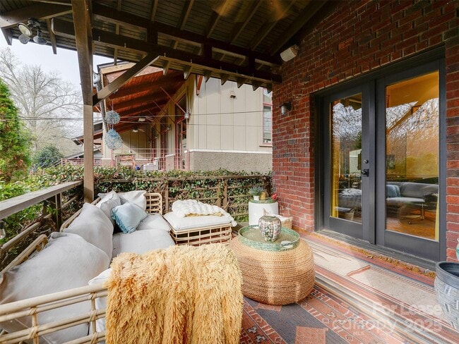 Building Photo - 1413 Devon Dr