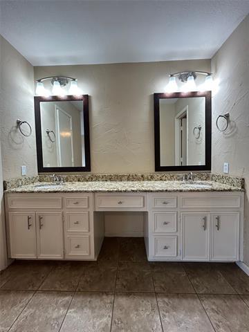 Building Photo - 6712 Santiago Ave