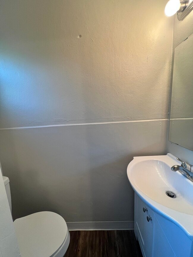 Building Photo - 2613 Rippee Rd