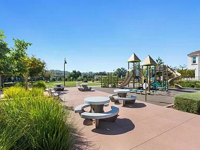 Building Photo - Beautiful, Partially Furnished Oceanside Home