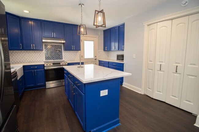 Building Photo - Charming 3-Bed, 3.5-Bath Home Near Augusta...