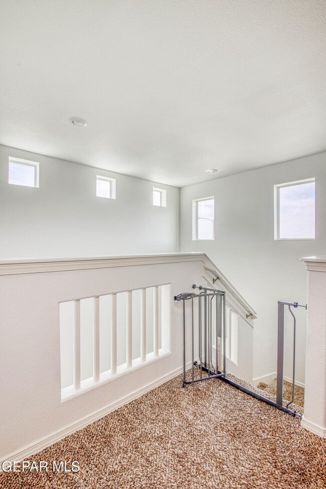Building Photo - 7517 Red Cedar Dr