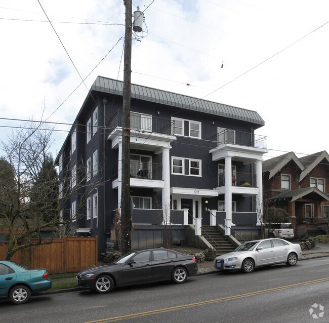 Building Photo - The Bruce Apartments