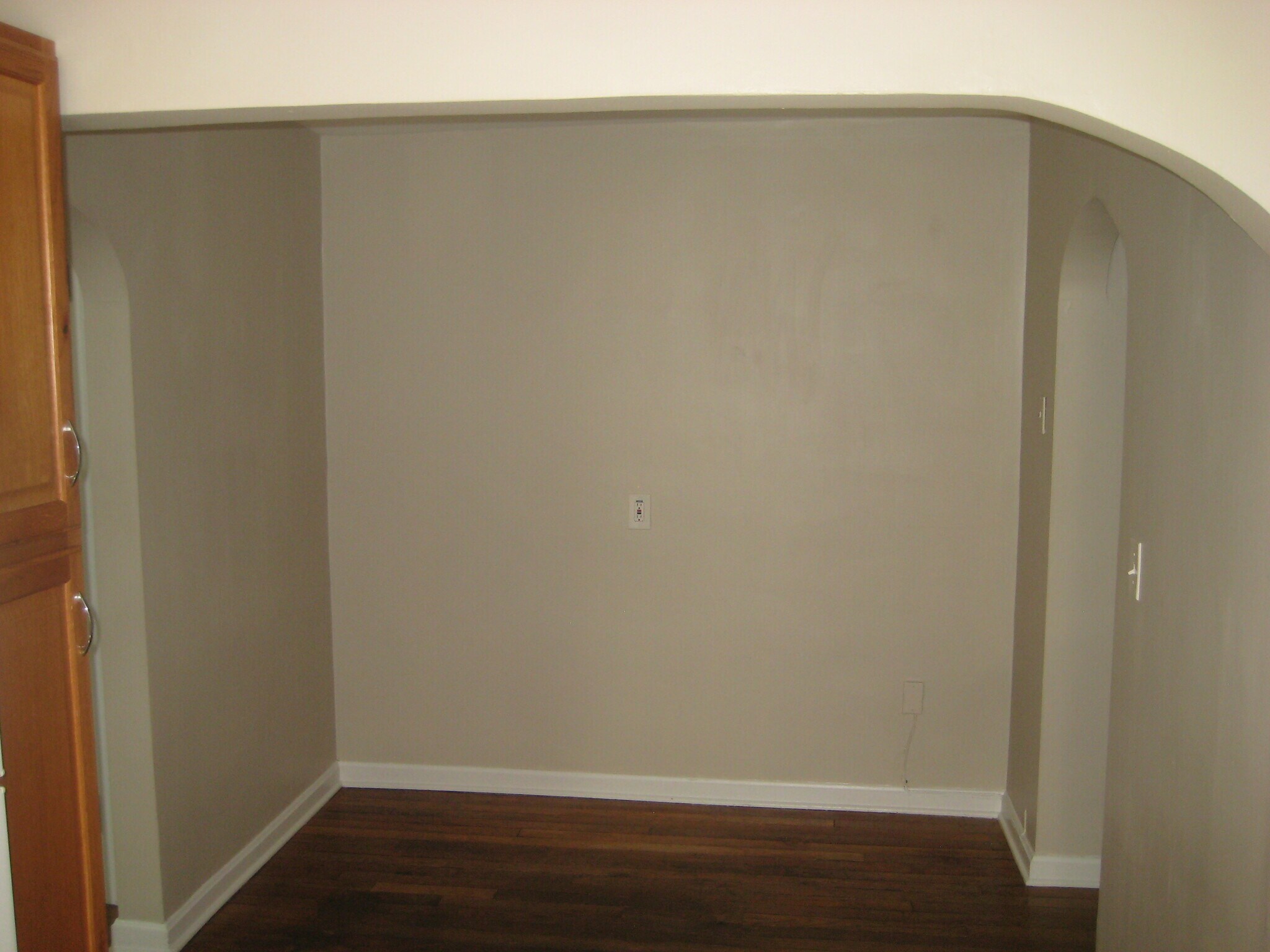 Eating area - 1604 Sutton Ave