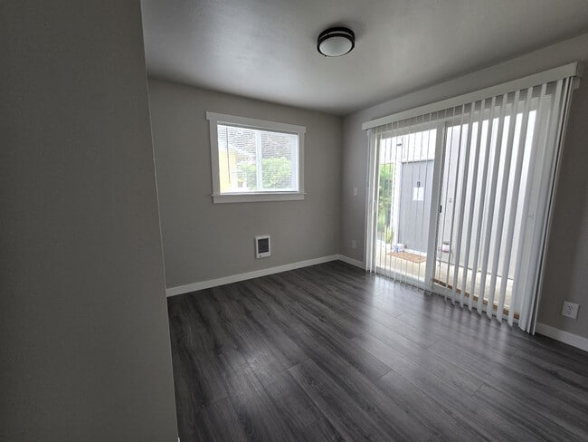 Building Photo - 2585 W Bradford Ct