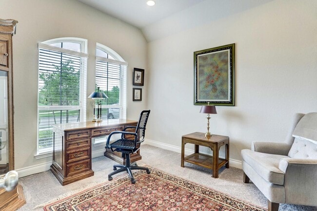 Building Photo - 8126 Silverspot Ln