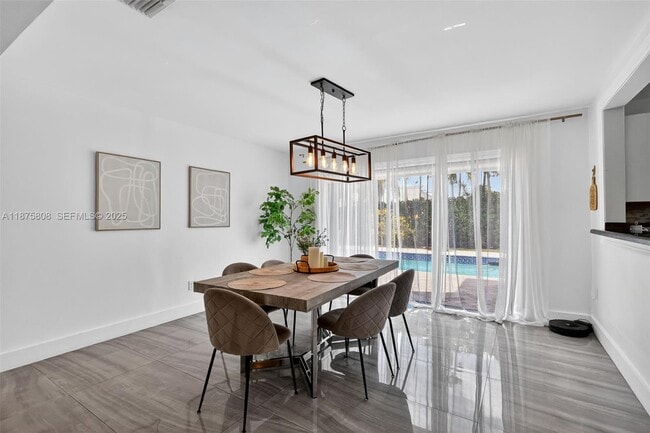 Building Photo - 20424 NE 10th Ct Rd