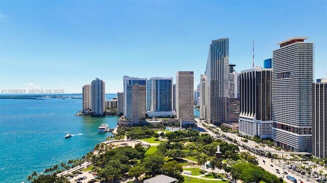 Building Photo - 300 S Biscayne Blvd