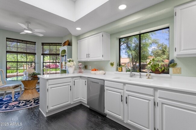 Building Photo - 10591 E Saddlehorn Dr