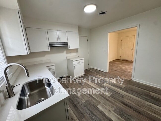 Building Photo - 176 Wickham Dr