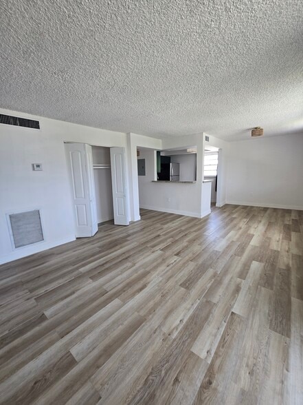 Building Photo - 7900 Tatum Waterway Dr
