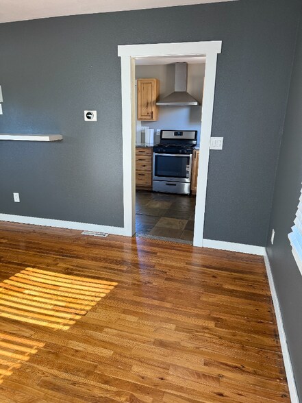 Building Photo - 1885 W Berkeley Pl