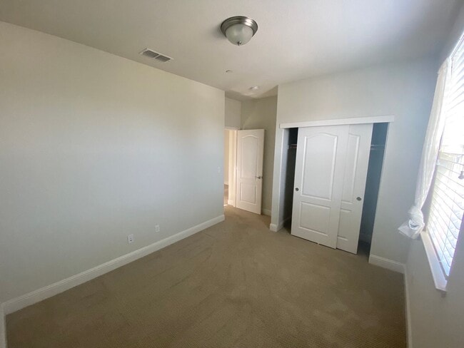 Building Photo - Roseville 3 bedroom in Veranda at Stoneridge.