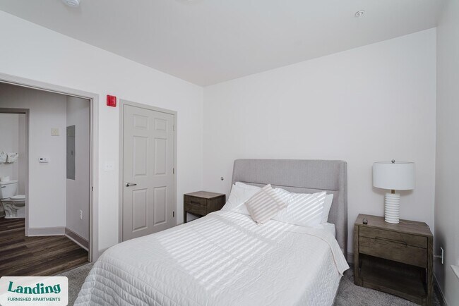 Building Photo - 3031 Eden Ave