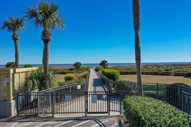Building Photo - 23 S Forest Beach Dr