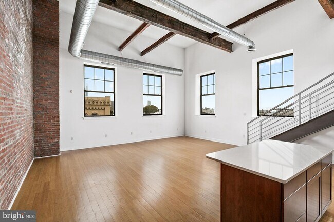 Building Photo - 1637-39-1639 Poplar St