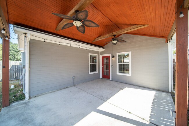 Building Photo - 21323 Sweet Grass Ln