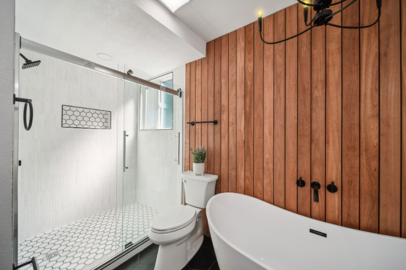 Building Photo - 610 Nestora Ave