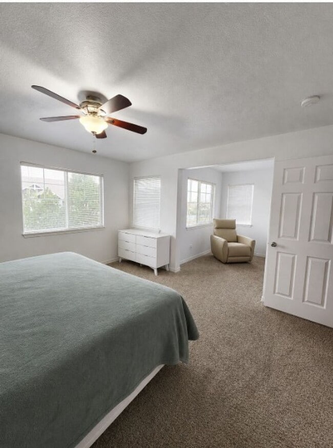 Building Photo - 23525 E Platte Dr